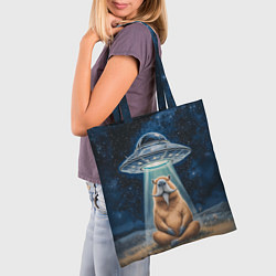 Сумка-шопер Нло похищает капибару сидящую в позе лотоса, цвет: 3D-принт — фото 2