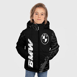Куртка зимняя для мальчика BMW speed на темном фоне со следами шин: надпись,, цвет: 3D-черный — фото 2