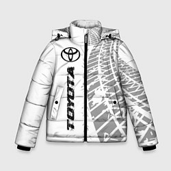 Куртка зимняя для мальчика Toyota speed на светлом фоне со следами шин: по-ве, цвет: 3D-черный