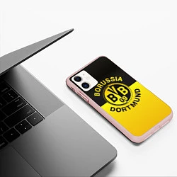 Чехол iPhone 11 матовый Borussia Dortmund FC, цвет: 3D-светло-розовый — фото 2
