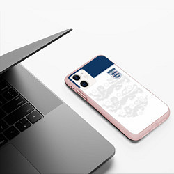 Чехол iPhone 11 матовый Сборная Англии, цвет: 3D-светло-розовый — фото 2
