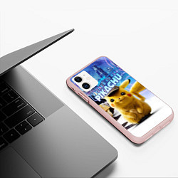 Чехол iPhone 11 матовый Детектив Пикачу, цвет: 3D-светло-розовый — фото 2