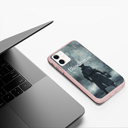 Чехол iPhone 11 матовый Bloodborne, цвет: 3D-светло-розовый — фото 2