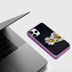 Чехол iPhone 11 Pro матовый Полевые ромашки, цвет: 3D-фиолетовый — фото 2