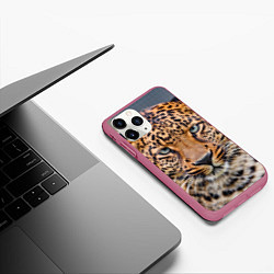 Чехол iPhone 11 Pro матовый Грустный леопард, цвет: 3D-малиновый — фото 2
