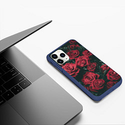 Чехол iPhone 11 Pro матовый Бархатные розы, цвет: 3D-тёмно-синий — фото 2