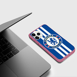 Чехол iPhone 11 Pro матовый FC Chelsea: Gold Lines, цвет: 3D-малиновый — фото 2