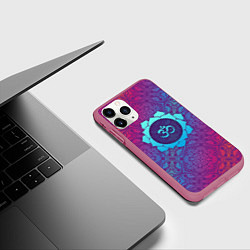Чехол iPhone 11 Pro матовый Роскошный Ом, цвет: 3D-малиновый — фото 2