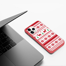Чехол iPhone 11 Pro матовый Новогодние олени, цвет: 3D-красный — фото 2