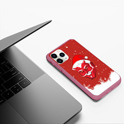 Чехол iPhone 11 Pro матовый Сатана Санта, цвет: 3D-малиновый — фото 2