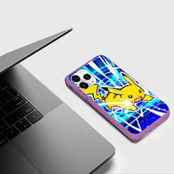 Чехол iPhone 11 Pro матовый Пикачу бежит с молниями, цвет: 3D-фиолетовый — фото 2