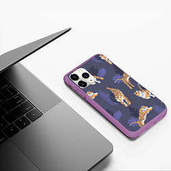 Чехол iPhone 11 Pro матовый Тигриный прайд, цвет: 3D-фиолетовый — фото 2