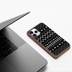 Чехол iPhone 11 Pro матовый ВЕДЬМАК НОВОГОДНИЙ, цвет: 3D-коричневый — фото 2