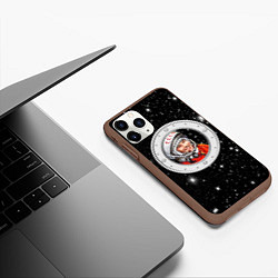 Чехол iPhone 11 Pro матовый Юрий Гагарин звездное небо, цвет: 3D-коричневый — фото 2
