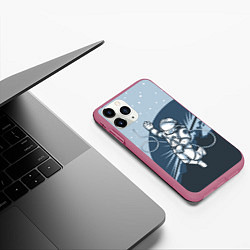 Чехол iPhone 11 Pro матовый Космонавт, цвет: 3D-малиновый — фото 2