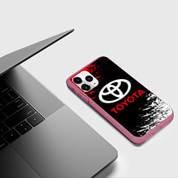 Чехол iPhone 11 Pro матовый TOYOTA, цвет: 3D-малиновый — фото 2