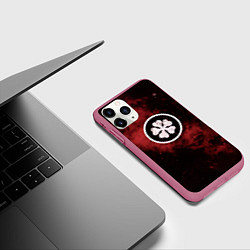 Чехол iPhone 11 Pro матовый Черный клевер, цвет: 3D-малиновый — фото 2