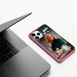 Чехол iPhone 11 Pro матовый Queens Gambit Ход Королевы, цвет: 3D-малиновый — фото 2