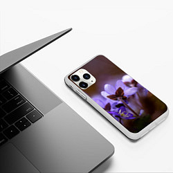 Чехол iPhone 11 Pro матовый Хрупкий цветок фиалка, цвет: 3D-белый — фото 2
