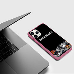 Чехол iPhone 11 Pro матовый 8bit Dark Souls, цвет: 3D-малиновый — фото 2