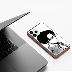 Чехол iPhone 11 Pro матовый Леви просто смотрит на тебя, цвет: 3D-коричневый — фото 2