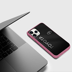 Чехол iPhone 11 Pro матовый TOYOTA STEEL HONEYCOMBS, цвет: 3D-малиновый — фото 2