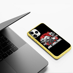 Чехол iPhone 11 Pro матовый Mary Christmas черепа, цвет: 3D-желтый — фото 2