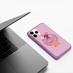 Чехол iPhone 11 Pro матовый KISSY MISSY POPPY PLAYTIME ПОППИ ПЛЕЙТАЙМ КИССИ МИ, цвет: 3D-фиолетовый — фото 2