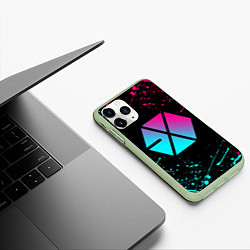 Чехол iPhone 11 Pro матовый EXO BAND NEON LOGO НЕОНОВЫЕ БРЫЗГИ КРАСОК, цвет: 3D-салатовый — фото 2