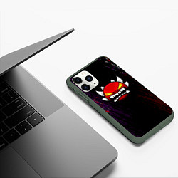 Чехол iPhone 11 Pro матовый Geometry Dash - Демон смайл, цвет: 3D-темно-зеленый — фото 2