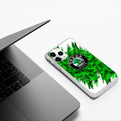 Чехол iPhone 11 Pro матовый Skoda green мозаика, цвет: 3D-белый — фото 2