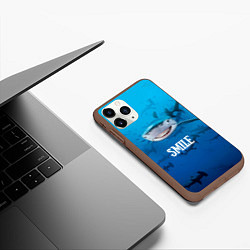 Чехол iPhone 11 Pro матовый Акула смайл, цвет: 3D-коричневый — фото 2