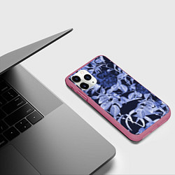 Чехол iPhone 11 Pro матовый Цветы Темные Розы, цвет: 3D-малиновый — фото 2