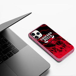 Чехол iPhone 11 Pro матовый CHICAGO BULLS ЧИКАГО БУЛЛС МОЛНИИ, цвет: 3D-малиновый — фото 2