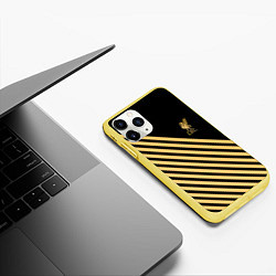 Чехол iPhone 11 Pro матовый Liverpool ливерпуль полосы, цвет: 3D-желтый — фото 2