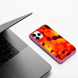 Чехол iPhone 11 Pro матовый НЕОНОВЫЕ ГРАДИЕНТНЫЕ 3D гексаэдры, цвет: 3D-малиновый — фото 2