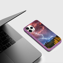 Чехол iPhone 11 Pro матовый Грозовые разряды молний над лесом, цвет: 3D-фиолетовый — фото 2