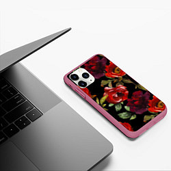 Чехол iPhone 11 Pro матовый Цветы Нарисованные Розы На Чёрном Фоне, цвет: 3D-малиновый — фото 2