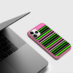 Чехол iPhone 11 Pro матовый Полосаты узор в зелено-розовых оттенках на черном, цвет: 3D-малиновый — фото 2