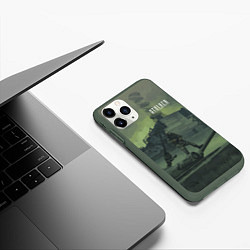 Чехол iPhone 11 Pro матовый STALKER Военный На Танке Возле ЧАЭС, цвет: 3D-темно-зеленый — фото 2