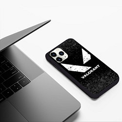 Чехол iPhone 11 Pro матовый Valorant с потертостями на темном фоне, цвет: 3D-черный — фото 2