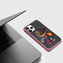 Чехол iPhone 11 Pro матовый Кукла Вуду, цвет: 3D-малиновый — фото 2