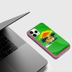 Чехол iPhone 11 Pro матовый Домик на колесах, цвет: 3D-малиновый — фото 2
