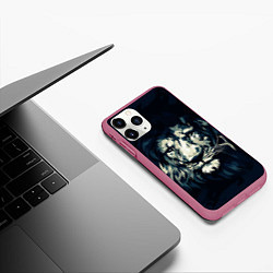 Чехол iPhone 11 Pro матовый Голова царя-зверей льва, цвет: 3D-малиновый — фото 2