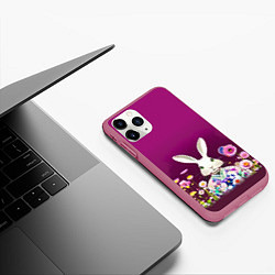 Чехол iPhone 11 Pro матовый Кролик на винном фоне, цвет: 3D-малиновый — фото 2