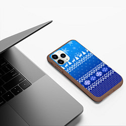 Чехол iPhone 11 Pro матовый Новогодний узор на синем фоне, цвет: 3D-коричневый — фото 2