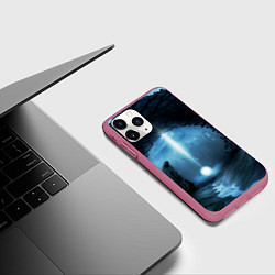 Чехол iPhone 11 Pro матовый Тёмная арка и свет в космосе, цвет: 3D-малиновый — фото 2