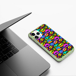 Чехол iPhone 11 Pro матовый Паттерн Маленькие Монстры наблюдают, цвет: 3D-салатовый — фото 2