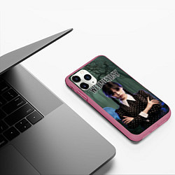 Чехол iPhone 11 Pro матовый Уэнсдэй из семейки Аддамс, цвет: 3D-малиновый — фото 2