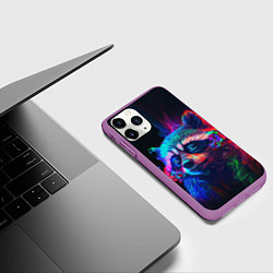 Чехол iPhone 11 Pro матовый Енот в неоновой дымке, цвет: 3D-фиолетовый — фото 2